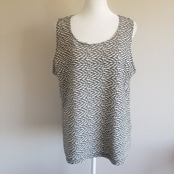 Chico's Travelers Collection Tank Top Size 2 Large Crinkle Black Ivory Stretch - Picture 1 of 7
